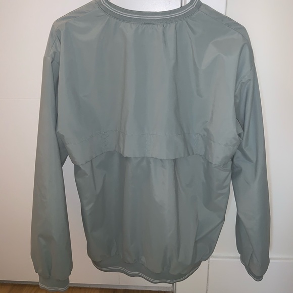 Nike Women’s Activewear | Pullover Crew Neck - Picture 7 of 7